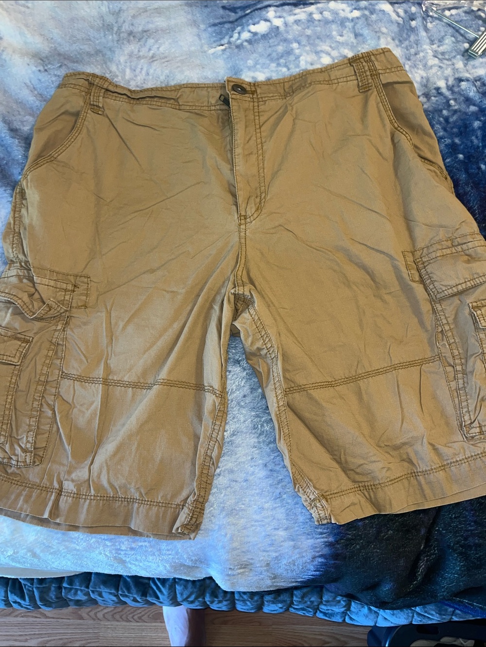 No Boundaries Men's Cargo Shorts - Khaki Brown